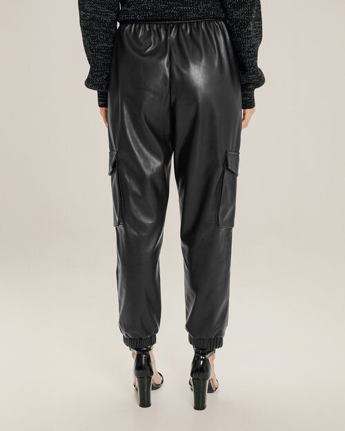 Jogger Cargo Efecto Piel